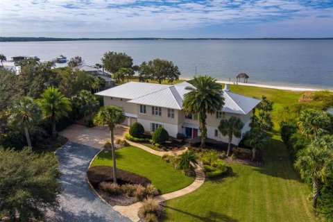 House in Ocklawaha, Florida 4 bedrooms, 363.25 sq.m. № 1541506 - photo 1