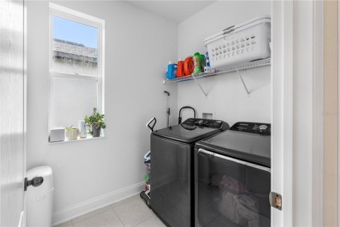 House in Winter Garden, Florida 3 bedrooms, 164.81 sq.m. № 1557999 - photo 30