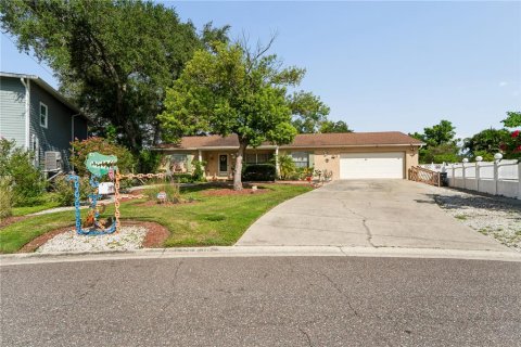Casa en venta en Tampa, Florida, 3 dormitorios, 155.89 m2 № 2383600 - foto 2