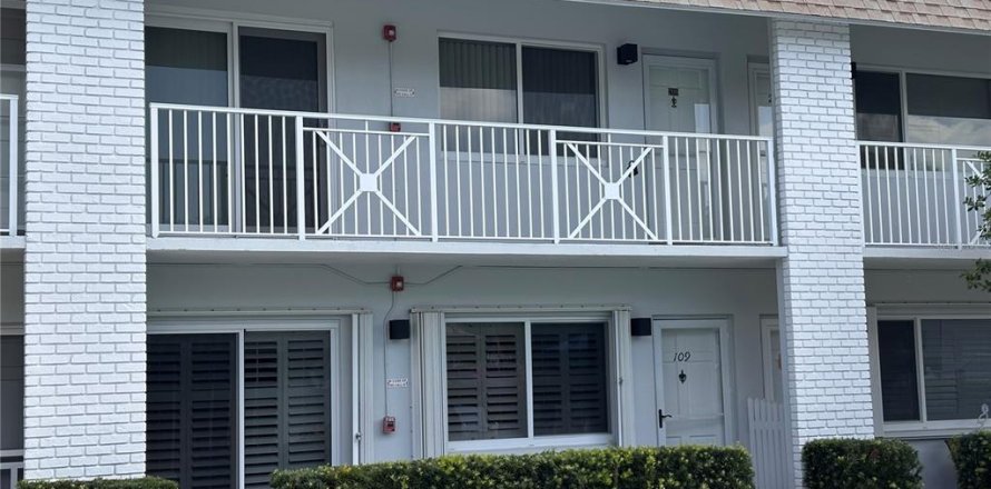 Condominio en Delray Beach, Florida, 2 dormitorios  № 2299083