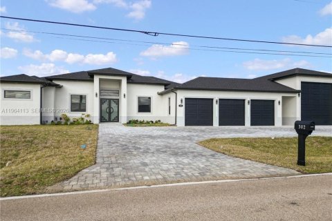 Villa ou maison à Cape Coral, Floride 4 chambres № 2029087