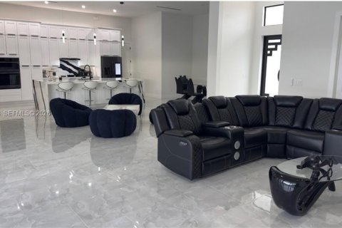 Villa ou maison à vendre à Cape Coral, Floride: 4 chambres № 2029087 - photo 8