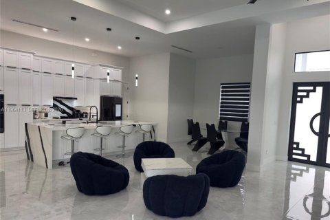 Villa ou maison à vendre à Cape Coral, Floride: 4 chambres № 2029087 - photo 11