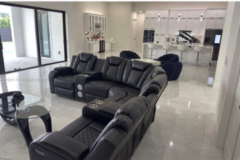 Villa ou maison à vendre à Cape Coral, Floride: 4 chambres № 2029087 - photo 9