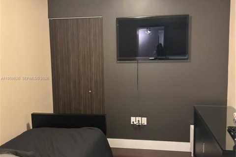 Снять в аренду кондоминиум в Майами, Флорида 2 спальни, 114.73м2, № 2023205 - фото 18