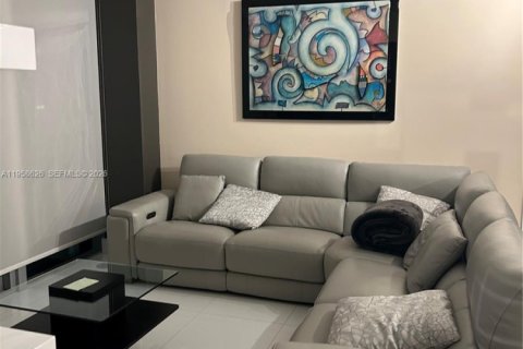 Снять в аренду кондоминиум в Майами, Флорида 2 спальни, 114.73м2, № 2023205 - фото 9