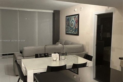 Снять в аренду кондоминиум в Майами, Флорида 2 спальни, 114.73м2, № 2023205 - фото 24