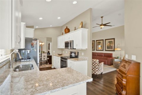 House in Lake Wales, Florida 2 bedrooms, 152.08 sq.m. № 1530701 - photo 10