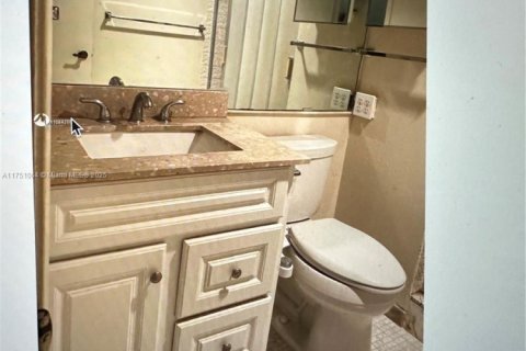 Condo in Pembroke Pines, Florida, 2 bedrooms  № 1705551 - photo 6