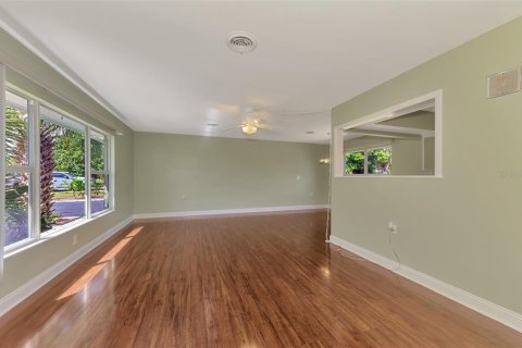 House in Englewood, Florida 5 bedrooms, 203.83 sq.m. № 1386651 - photo 8