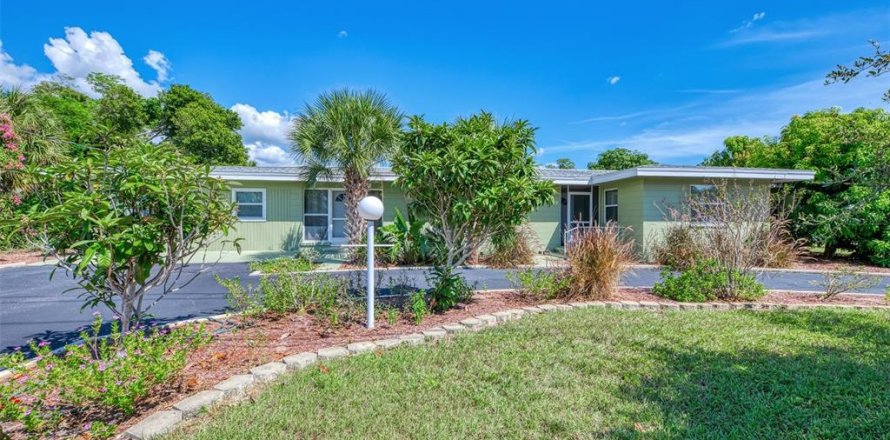 House in Englewood, Florida 5 bedrooms, 203.83 sq.m. № 1386651