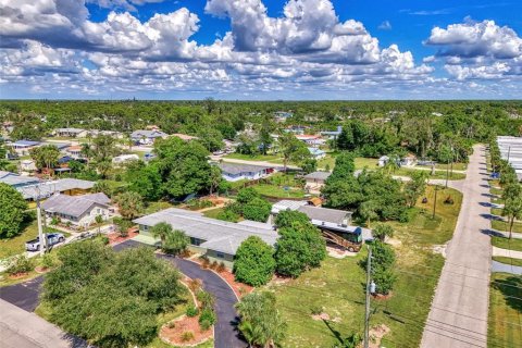 House in Englewood, Florida 5 bedrooms, 203.83 sq.m. № 1386651 - photo 26