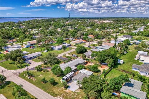 House in Englewood, Florida 5 bedrooms, 203.83 sq.m. № 1386651 - photo 19