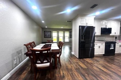 House in Palm Harbor, Florida 3 bedrooms, 175.31 sq.m. № 1909978 - photo 9