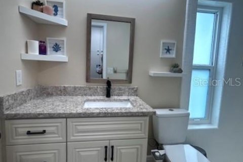 House in Palm Harbor, Florida 3 bedrooms, 175.31 sq.m. № 1909978 - photo 18