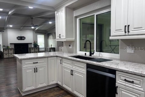 House in Palm Harbor, Florida 3 bedrooms, 175.31 sq.m. № 1909978 - photo 3