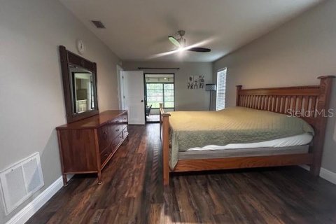 House in Palm Harbor, Florida 3 bedrooms, 175.31 sq.m. № 1909978 - photo 12