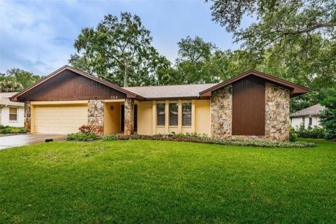 House in Palm Harbor, Florida 3 bedrooms, 175.31 sq.m. № 1909978 - photo 1