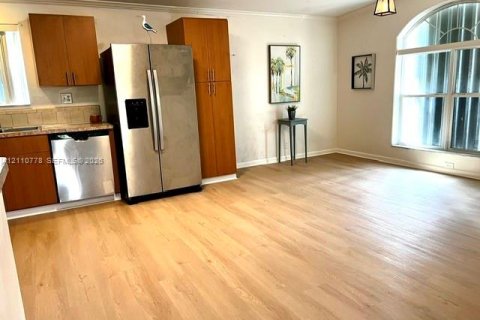 House in Miami, Florida 3 bedrooms, 143.44 sq.m. № 2426603 - photo 13