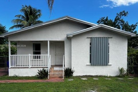 House in Miami, Florida 3 bedrooms, 143.44 sq.m. № 2426603 - photo 3