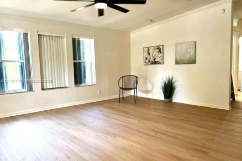 House in Miami, Florida 3 bedrooms, 143.44 sq.m. № 2426603 - photo 7