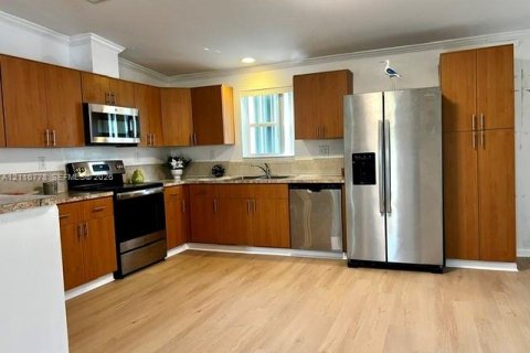 House in Miami, Florida 3 bedrooms, 143.44 sq.m. № 2426603 - photo 10