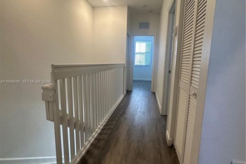 Townhouse in Homestead, Florida 3 bedrooms, 129.41 sq.m. № 2060788 - photo 30