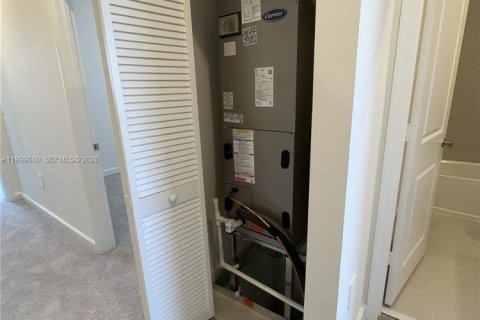 Townhouse in Homestead, Florida 3 bedrooms, 129.41 sq.m. № 2060788 - photo 6