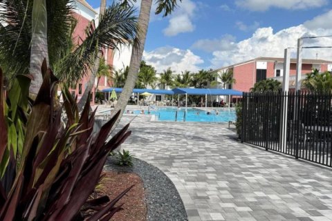 Condo in Deerfield Beach, Florida, 1 bedroom № 2260181 - photo 26