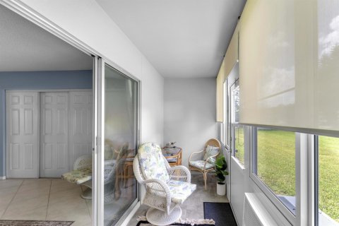 Condo in Deerfield Beach, Florida, 1 bedroom № 2260181 - photo 8