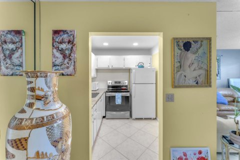 Condo in Deerfield Beach, Florida, 1 bedroom № 2260181 - photo 17