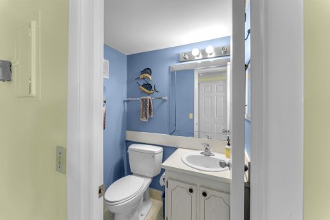 Condo in Deerfield Beach, Florida, 1 bedroom № 2260181 - photo 13
