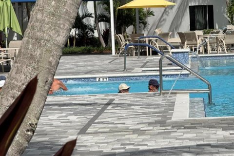 Condo in Deerfield Beach, Florida, 1 bedroom № 2260181 - photo 25