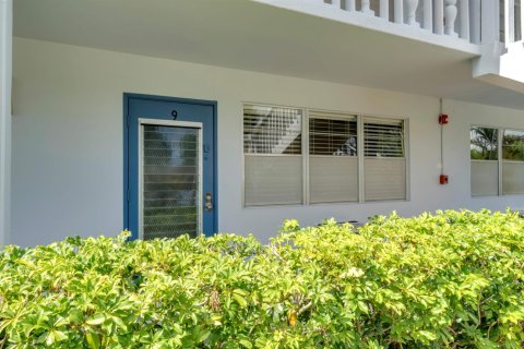 Condo in Deerfield Beach, Florida, 1 bedroom № 2260181 - photo 2