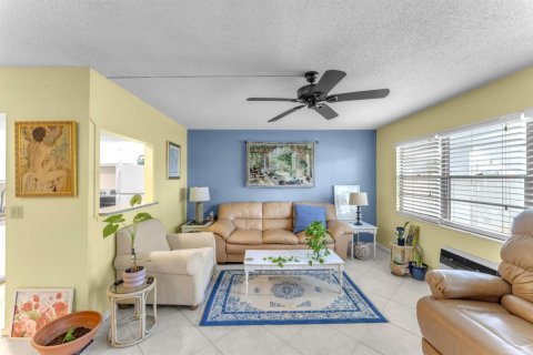 Condo in Deerfield Beach, Florida, 1 bedroom № 2260181 - photo 20