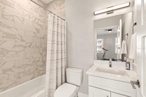 Townhouse in Tampa, Florida 3 bedrooms, 197.97 sq.m. № 2429605 - photo 30
