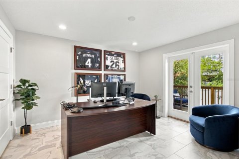 Townhouse in Tampa, Florida 3 bedrooms, 197.97 sq.m. № 2429605 - photo 6