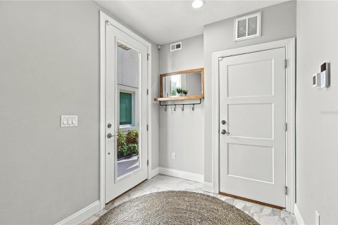 Townhouse in Tampa, Florida 3 bedrooms, 197.97 sq.m. № 2429605 - photo 4