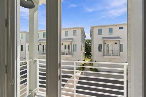 Townhouse in Tampa, Florida 3 bedrooms, 197.97 sq.m. № 2429605 - photo 26