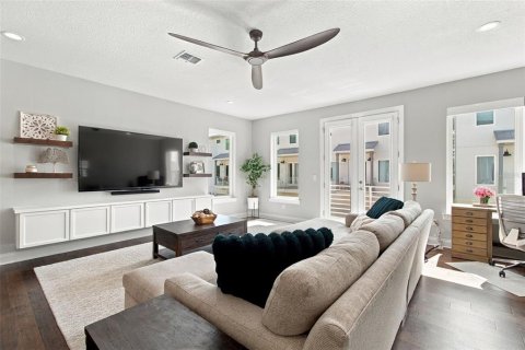 Townhouse in Tampa, Florida 3 bedrooms, 197.97 sq.m. № 2429605 - photo 22