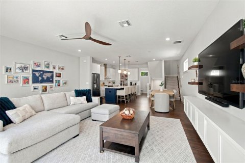 Townhouse in Tampa, Florida 3 bedrooms, 197.97 sq.m. № 2429605 - photo 23