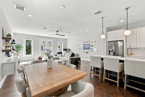 Townhouse in Tampa, Florida 3 bedrooms, 197.97 sq.m. № 2429605 - photo 18