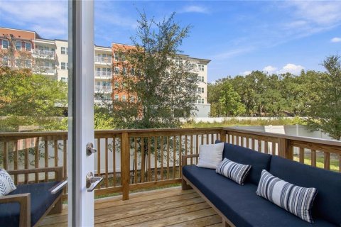 Townhouse in Tampa, Florida 3 bedrooms, 197.97 sq.m. № 2429605 - photo 10