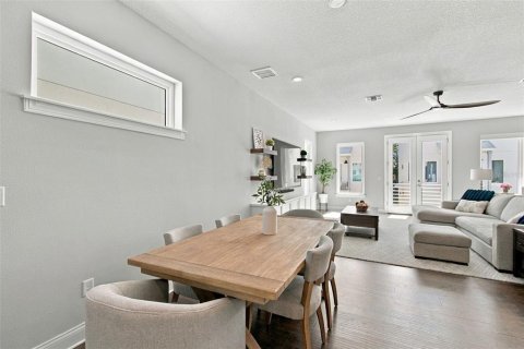 Townhouse in Tampa, Florida 3 bedrooms, 197.97 sq.m. № 2429605 - photo 19