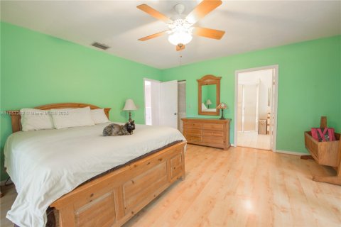 Купить виллу или дом в Хомстед, Флорида 9 комнат, 320.42м2, № 1896629 - фото 10