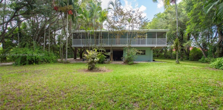 House in Homestead, Florida 4 bedrooms, 320.42 sq.m. № 1896629