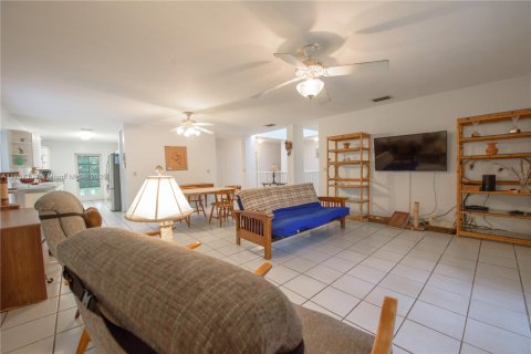 Купить виллу или дом в Хомстед, Флорида 9 комнат, 320.42м2, № 1896629 - фото 5