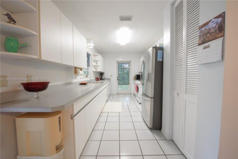 Купить виллу или дом в Хомстед, Флорида 9 комнат, 320.42м2, № 1896629 - фото 6