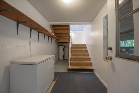 Купить виллу или дом в Хомстед, Флорида 9 комнат, 320.42м2, № 1896629 - фото 17