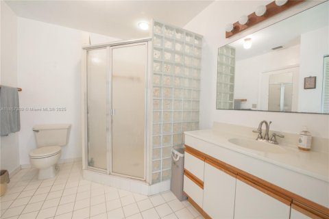 Купить виллу или дом в Хомстед, Флорида 9 комнат, 320.42м2, № 1896629 - фото 11